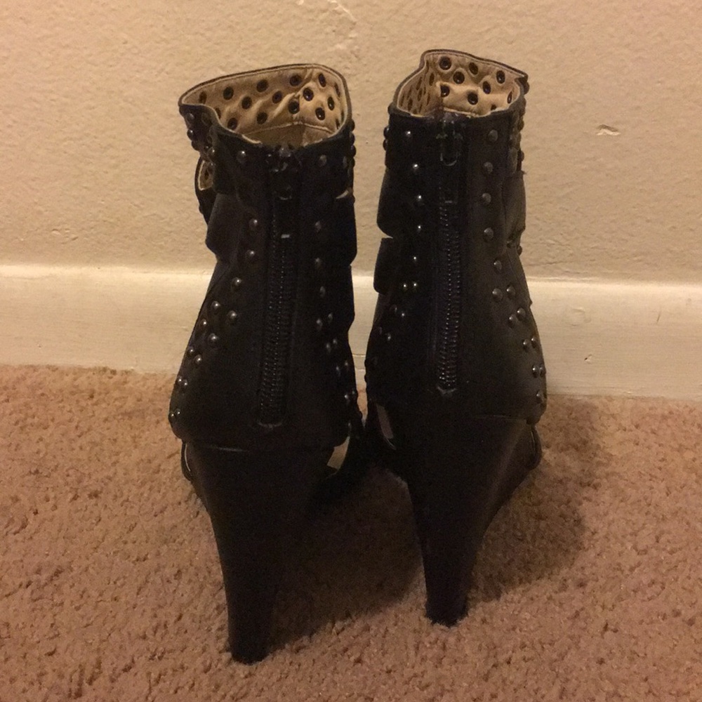Studded wedges - Picture 3 of 4